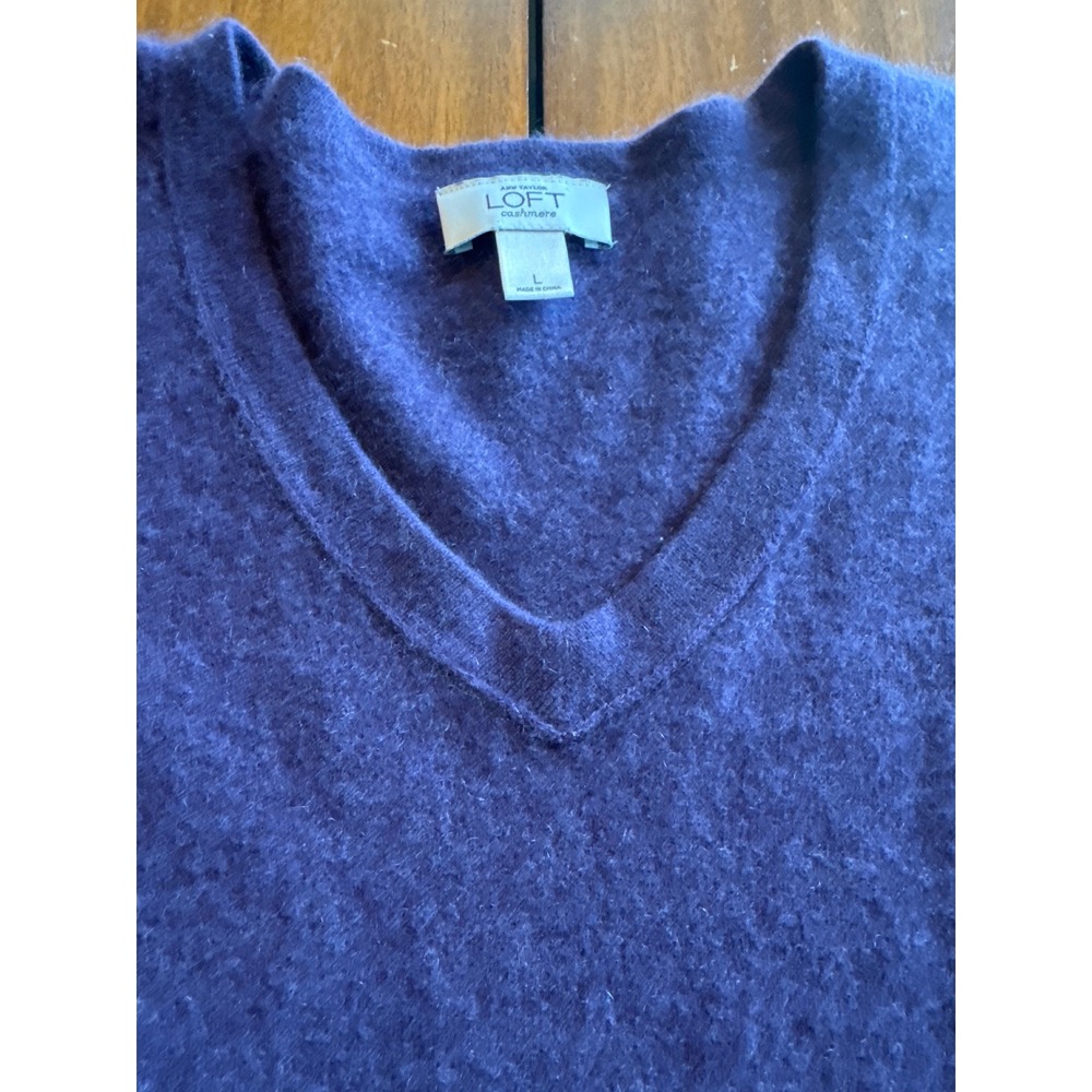 Ann Taylor LOFT Cashmere V-Neck Sweater Purple Long Sleeve Size L
